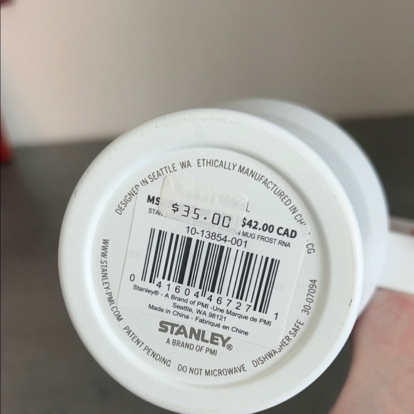 Stanley Classic White Travel Mug with Handle - Picture 3 of 3